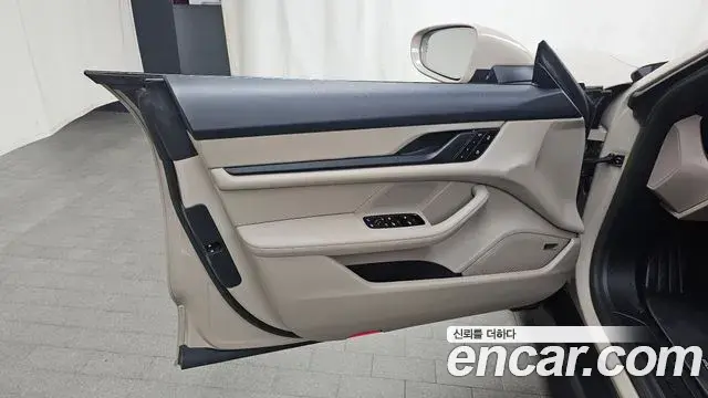 Porsche Taycan 2023 — Şəkil 14/34