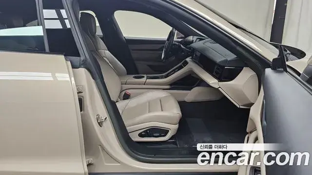 Porsche Taycan 2023 — Şəkil 28/34