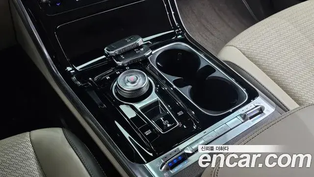 Kia Carnival 2022 — Photo 9/20