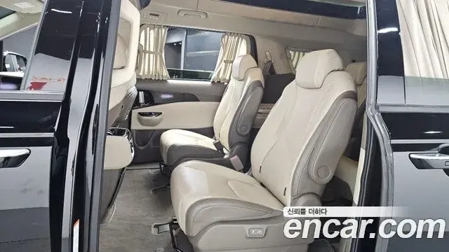 Kia Carnival 2022 — Photo 12/20