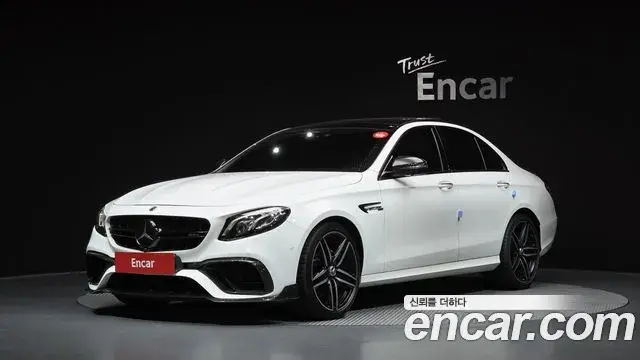 Mercedes-Benz E-Class 2019 — Photo 15/20