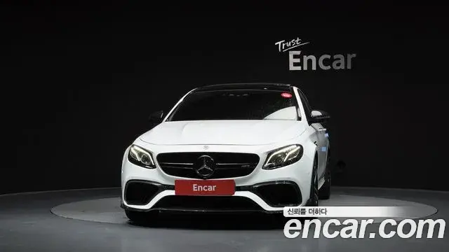 Mercedes-Benz E-Class 2019 — Photo 20/20