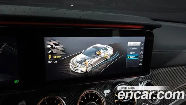 Mercedes-Benz E-Class 2019 — Photo 11/20