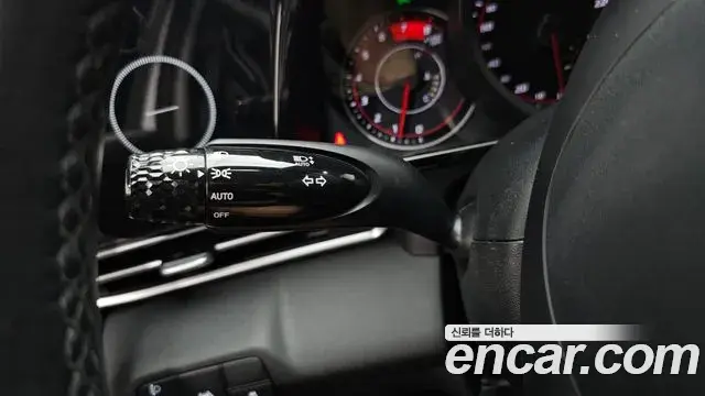 Hyundai The New Avante Hybrid 2022 — Photo 16/31
