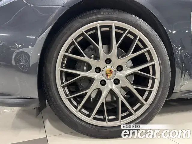 Porsche Panamera 2022 — Photo 8/16
