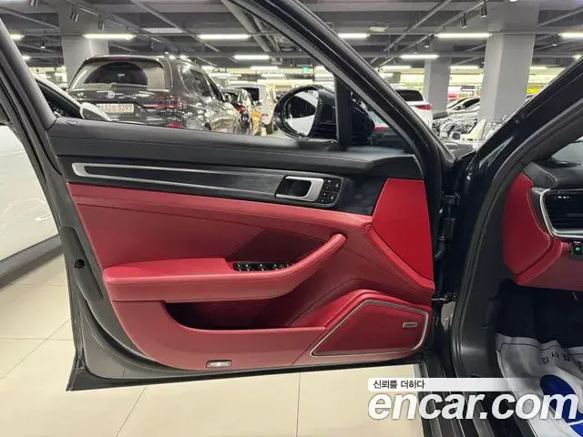 Porsche Panamera 2022 — Photo 1/16