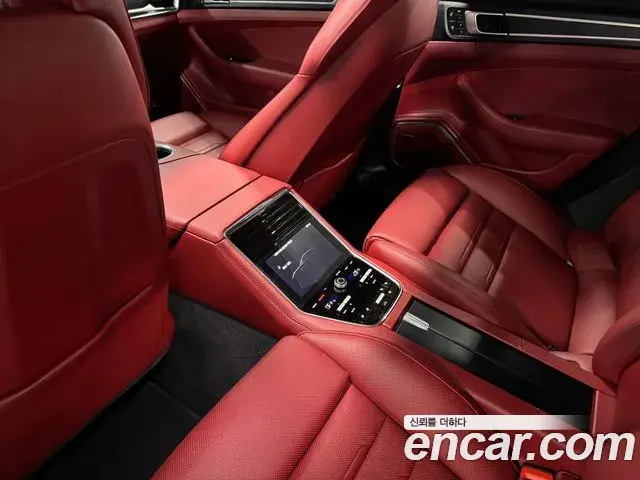 Porsche Panamera 2022 — Photo 16/16