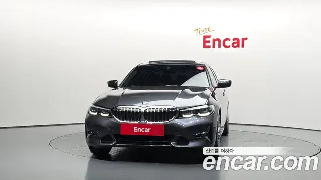 BMW 3 Series 2021 — ფოტო 21/34