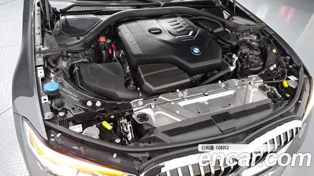 BMW 3 Series 2021 — ფოტო 14/34
