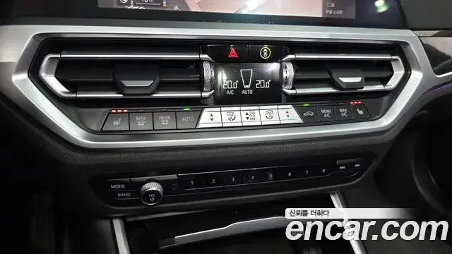 BMW 3 Series 2021 — ფოტო 29/34