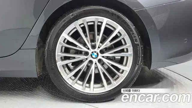 BMW 3 Series 2021 — ფოტო 7/34