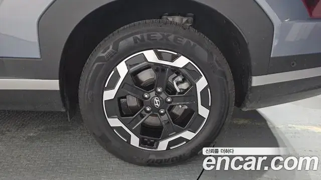 Hyundai Santa Fe 2025 — Photo 24/36