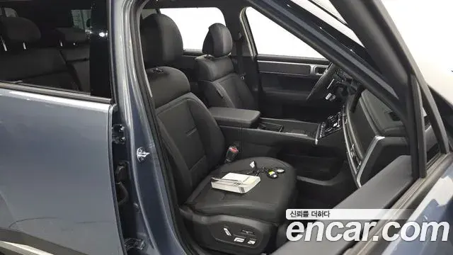 Hyundai Santa Fe 2025 — Photo 29/36