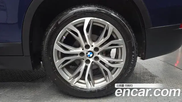 BMW X1 2018 — Photo 11/34