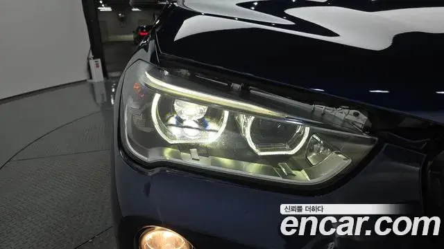 BMW X1 2018 — Photo 10/34
