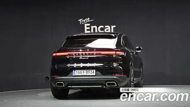 Porsche Cayenne 2025 — Şəkil 29/35