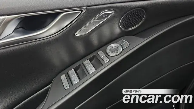 Genesis G80 2020 — Photo 16/32