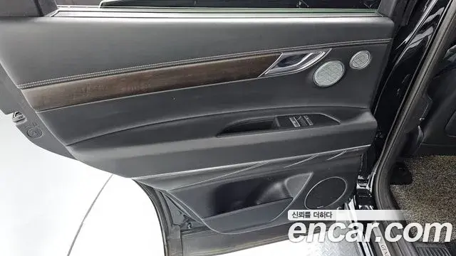 Genesis GV80 2020 — ფოტო 30/35