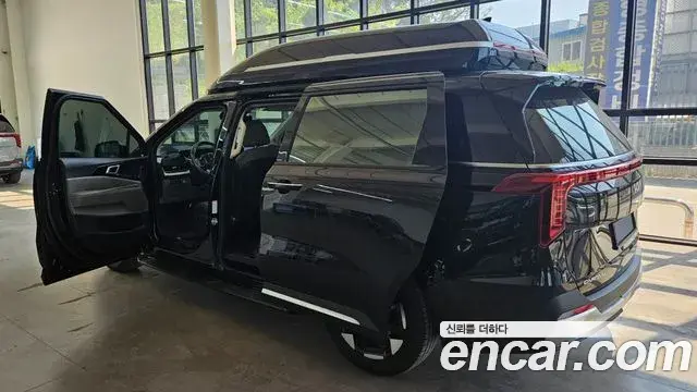 Kia Carnival 2023 — Фото 3/12