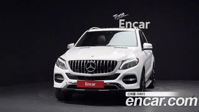 Mercedes-Benz GLE-Class 2018 — Фото 3/20