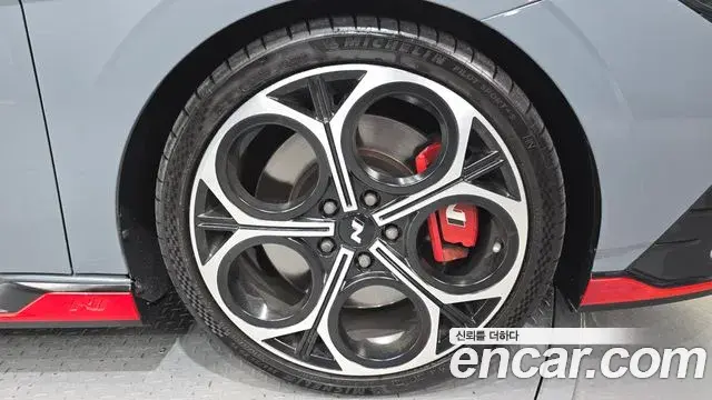 Hyundai The New Avante Hybrid 2021 — Photo 12/31