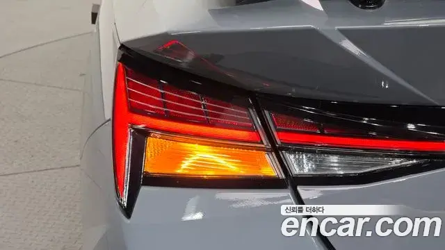 Hyundai The New Avante Hybrid 2021 — Photo 7/31