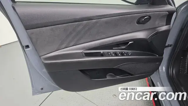 Hyundai The New Avante Hybrid 2021 — Photo 8/31