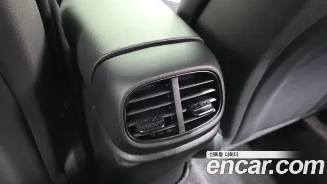 Hyundai The New Avante Hybrid 2021 — Photo 10/31