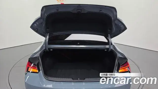 Hyundai The New Avante Hybrid 2021 — Photo 30/31