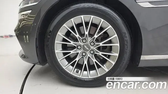 Genesis G80 2021 — ფოტო 17/20