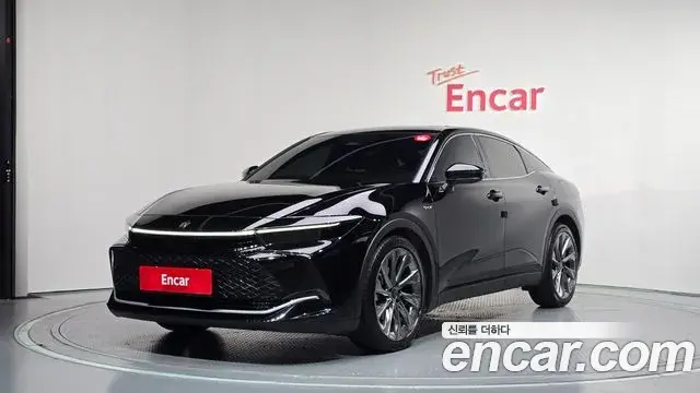 Toyota Crown Crossover 2025 — Photo 18/35