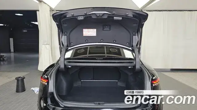 Toyota Crown Crossover 2025 — Photo 27/35