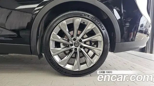 Toyota Crown Crossover 2025 — Photo 21/35