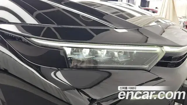 Toyota Crown Crossover 2025 — Photo 14/35