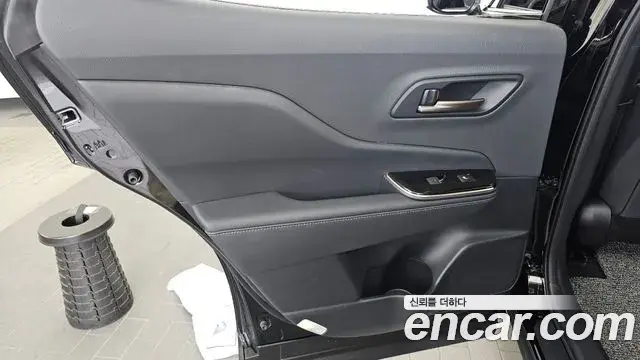 Toyota Crown Crossover 2025 — Photo 16/35