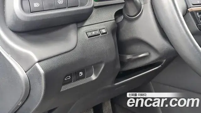 Toyota Crown Crossover 2025 — Photo 15/35