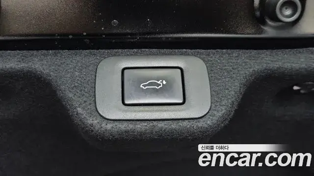 Toyota Crown Crossover 2025 — Photo 26/35