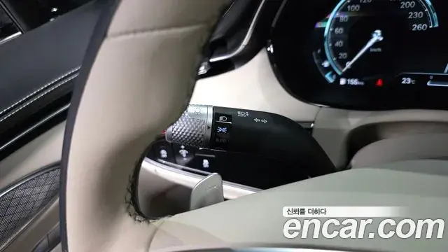 Genesis GV70 2023 — Photo 15/35