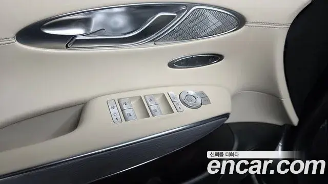 Genesis GV70 2023 — Photo 10/35