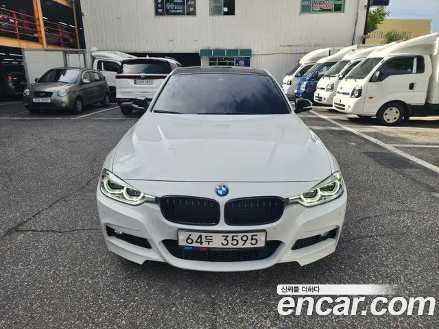 BMW 3 Series 2018 — Şəkil 14/18