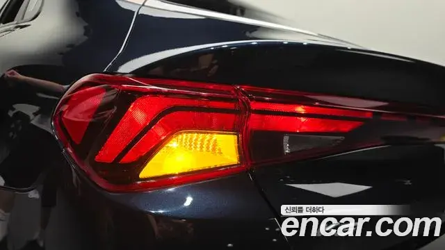Kia K5 2021 — ფოტო 10/30