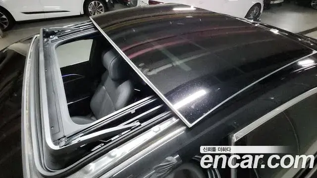 Audi A8 2023 — Photo 11/20