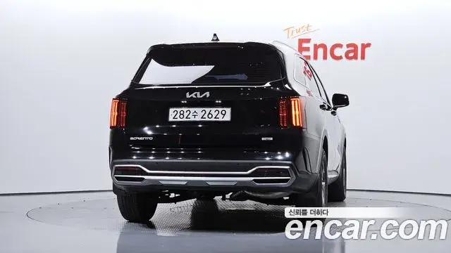 Kia Sorento 2023 — Фото 4/20