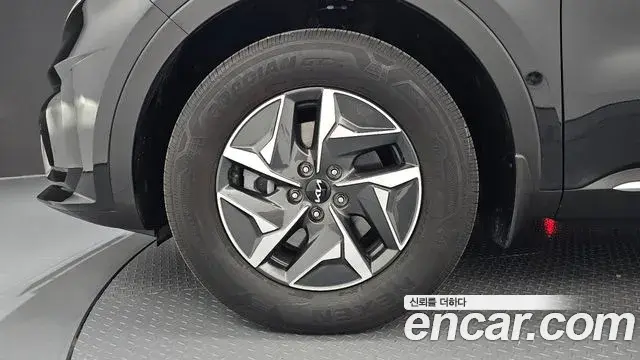 Kia Sorento 2023 — Фото 5/20
