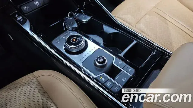 Kia Sorento 2023 — Фото 9/20