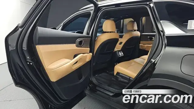Kia Sorento 2023 — Фото 11/20