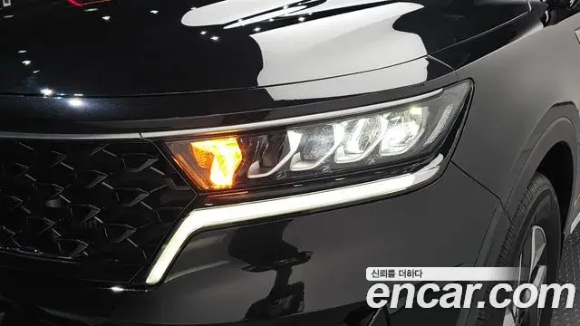 Kia Sorento 2023 — ფოტო 2/37
