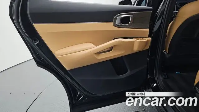 Kia Sorento 2023 — ფოტო 23/37