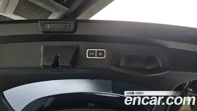 Kia Sorento 2023 — ფოტო 24/37