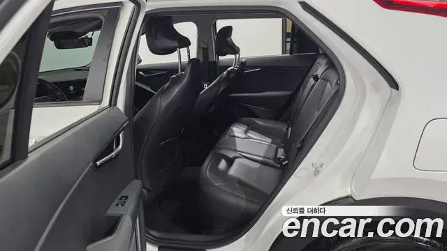 Kia Niro 2022 — ფოტო 22/35